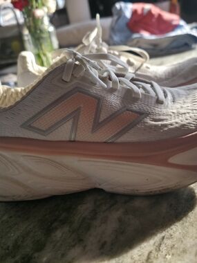 New Balance Women's White and Pink Athletic Running Sneakers